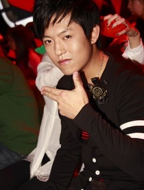 东与政的英文名