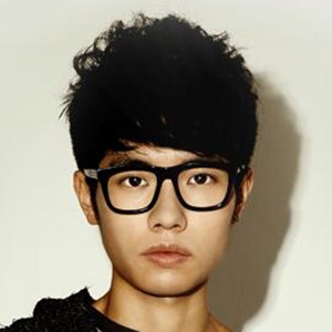 李行亮的英文名